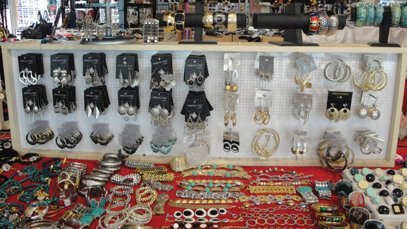 Bijuteri, takı, mücevherat standları