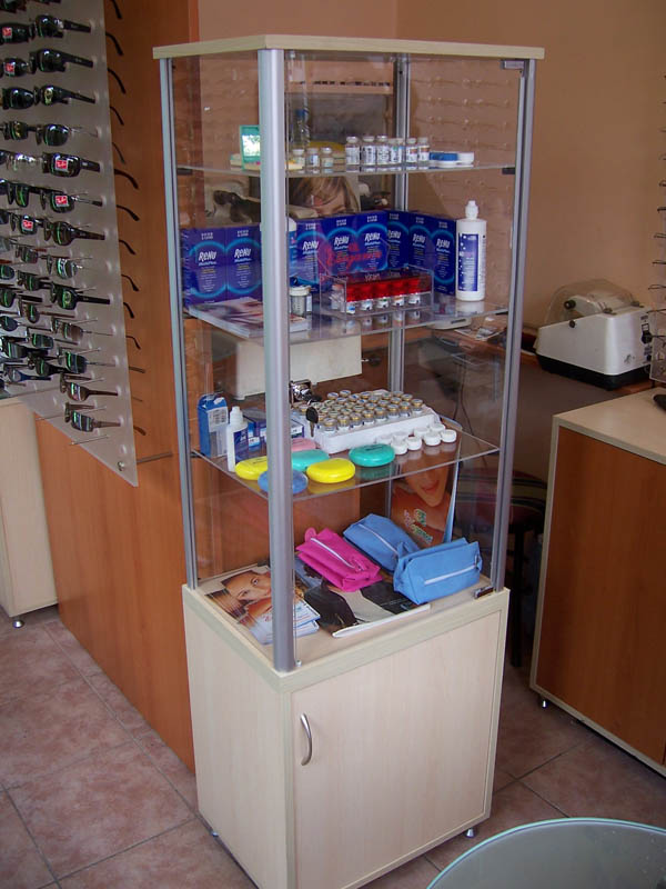Lens dolapları ve standları