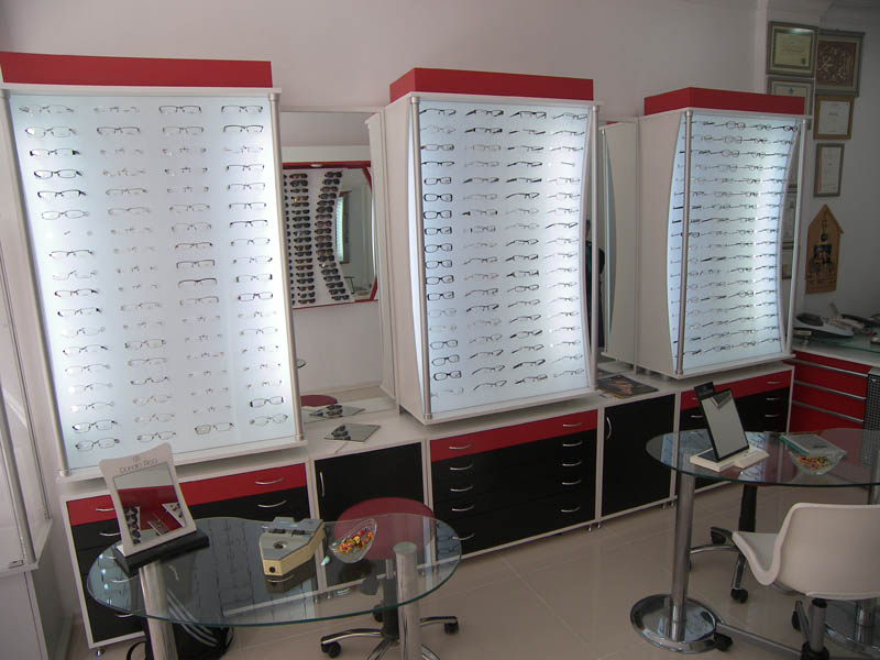 Optik Dekorasyon - Optik Mağaza Dekorasyonu Metal Direkli Modeller MODEL NO: 0004