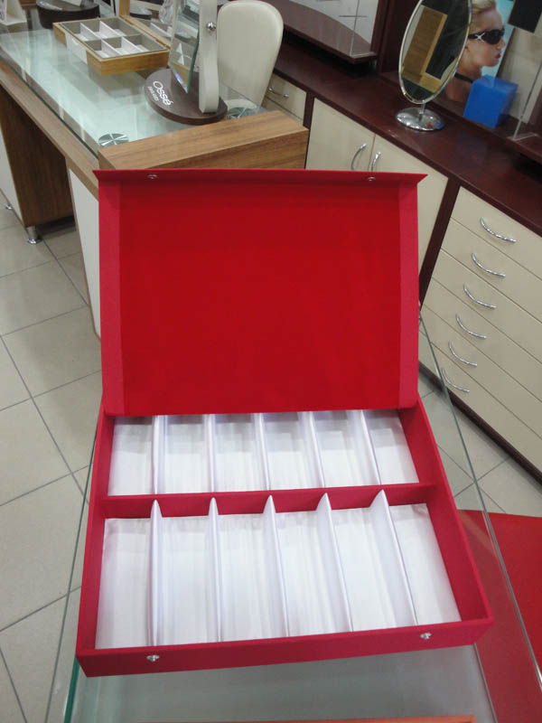 Gözlük kutuları ve dolapları